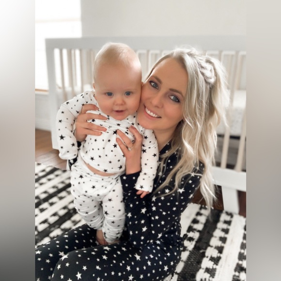 Cozy’s Women’s Pajamas - Picture 1 of 4